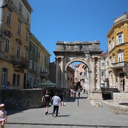 Апартаменти Pula Central Пула